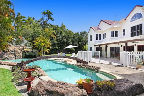 Kingfishers Manor - Broome Tourism 1