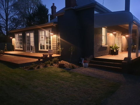 Kings Cottage Uralla - Broome Tourism 2
