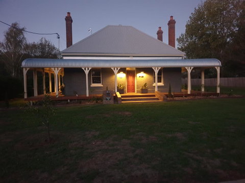 Kings Cottage Uralla - Broome Tourism 0