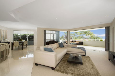 KINGSCLIFF OCEAN VIEW TERRACE BY THE FIGTREE 5 - Broome Tourism 0