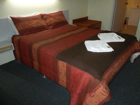 Kinka Palms Beachfront Apartments / Motel - Broome Tourism 1