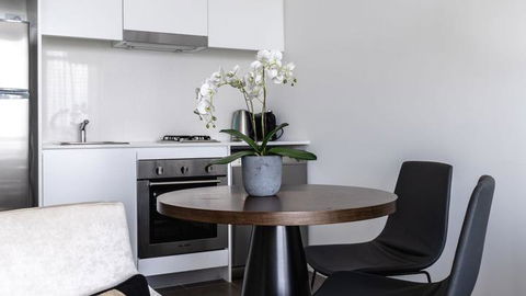 KOZYGURU Chatswood Luxury Studio NCH088 - Broome Tourism 1