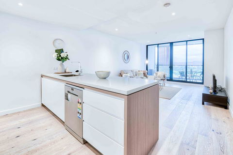 KOZYGURU FORTITUDE VALLEY HIGH LEVEL 2 BED APT + FREE PARKING QFV179-2612 - Broome Tourism 1