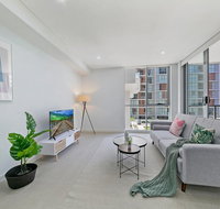 KOZYGURU MASCOT WALK TO STATION MODERN DESIGNER 2 BED APT FREE PARKING NMA260-312 - Broome Tourism