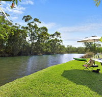 Lake Frontage family fun home - Broome Tourism