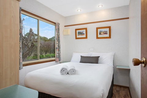 Lake Hamilton Motor Village And Caravan Park - Broome Tourism 3