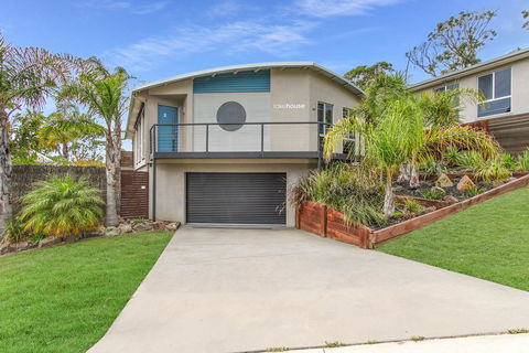 Lake House - Broome Tourism 0