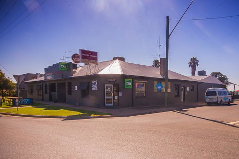 Lake Mulwala Hotel Motel - Broome Tourism 0