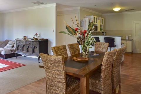 Lake Tyrrell Accommodation LTA - Broome Tourism 1