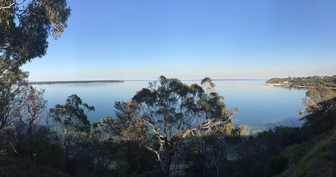 Lakescapes Cottage - 180 Degree Panoramic Views - Broome Tourism 0
