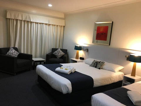 Lakeview Motor Inn - Broome Tourism 1