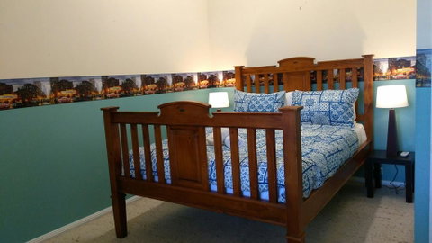 Large 6-Bedroom House With Wifi & Netflix Close To Singleton CBD Hunter Valley - Broome Tourism 3