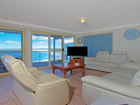 Le Vista - Panoramic Views Looking South - Broome Tourism 1