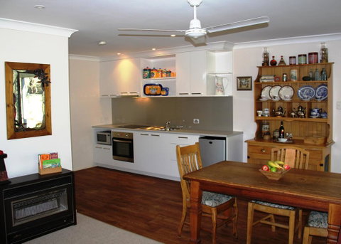Leo's Rest Bathurst NSW - Broome Tourism 2