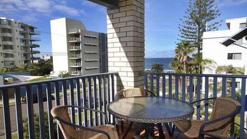Levuka Unit 11, 14 Moreton Pde, Kings Beach - Broome Tourism 0