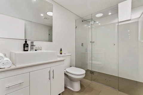 Light Filled Apartment With Sweeping Harbour Views - Broome Tourism 3