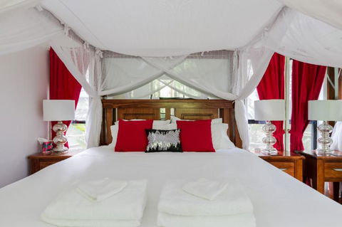 Linger A While Chalet - Broome Tourism 1