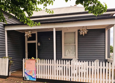 Lucys Artist Cottage - Broome Tourism 0