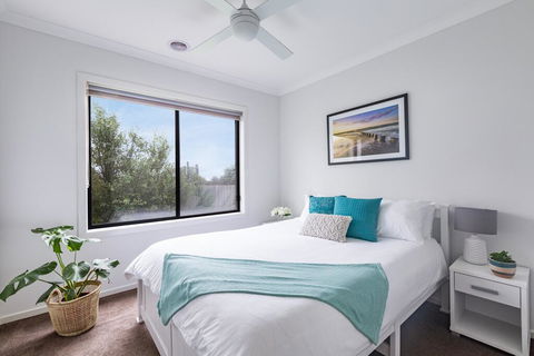 Luxury Escape In Ocean Grove - Broome Tourism 2