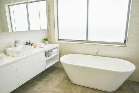Luxury Kings Beach PenthouseLarge Outdoor Balcony, Ocean Views, 2 Mins To Beach - Broome Tourism 1