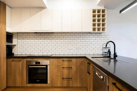 Luxury Spacious 2 Bedroom Fitzroy Apartment - Broome Tourism 1