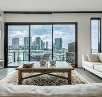 Luxury Waterfront 4BDR Townhouse with Amazing Views - Broome Tourism