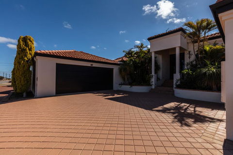 Maidstone Executive Residence - Broome Tourism 1