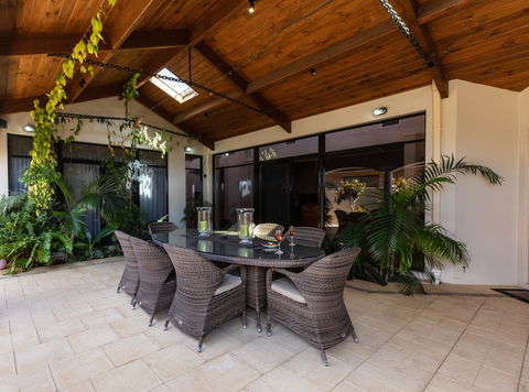 Maidstone Executive Residence - Broome Tourism 0