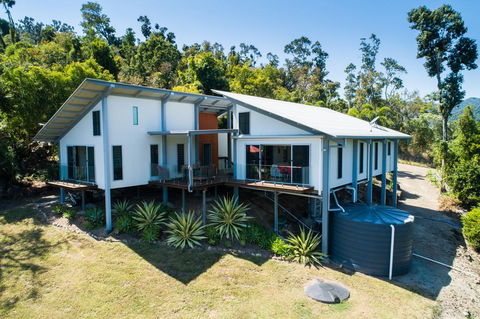 MANDALAY ESCAPE, SECLUSION & SERENITY WITH A POOL - Broome Tourism 2