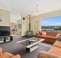 Manfield City Waterfront View Cottage - Broome Tourism
