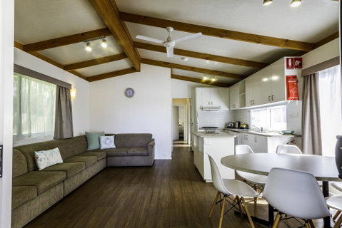 Mannum Riverside Caravan Park - Broome Tourism 2