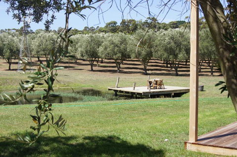 Manzanillo Grove Villa - Broome Tourism 2