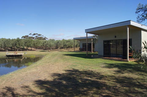 Manzanillo Grove Villa - Broome Tourism 1