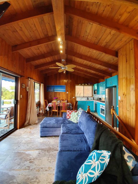 Marazul Paradise Beach House- Panoramic Ocean Views - Broome Tourism 3