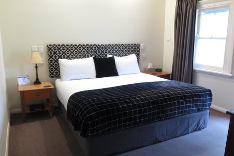 Margaret River Guest House - Broome Tourism 3