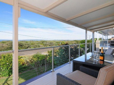 Marilyn's - 180 Degree Views Of Jervis Bay - Broome Tourism 0