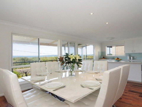 Marilyn's - 180 Degree Views Of Jervis Bay - Broome Tourism 2