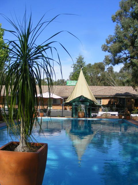 Matthew Flinders Motor Inn - Broome Tourism 3