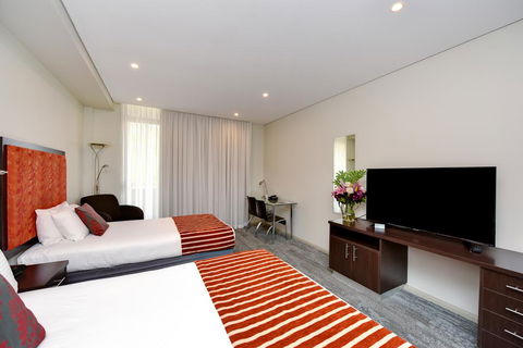 Mercure Centro Port Macquarie - Broome Tourism 1