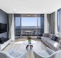 Meriton Suites Southport - Broome Tourism