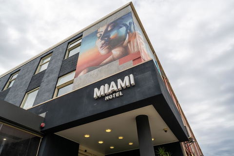 Miami Hotel Melbourne - Broome Tourism 0