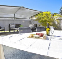 Middle Sea - perfect for two families - Broome Tourism