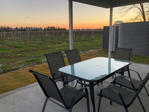 Milawa Vineyard Views - Guesthouse 1 - Broome Tourism 3