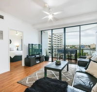 Modern 2 Bedroom River View Apartment in Docklands - Broome Tourism