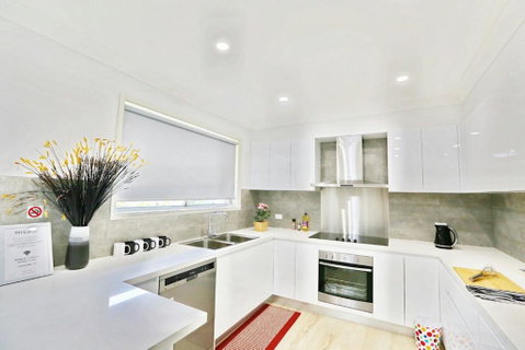 Modern 4-Bedroom House Near Singleton CBD Hunter Valley - Broome Tourism 0