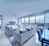 Modern Contemporary Southport Apartment - Broome Tourism