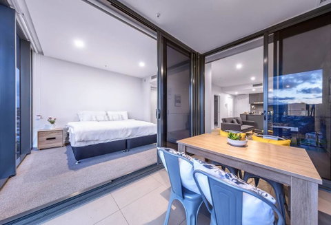 Modern, Carefree Living Style APT In Toowong&View - Broome Tourism 2