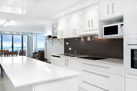 Monterey Lodge Unit 10, 27 Warne Terrace. Kings Beach - Broome Tourism 3