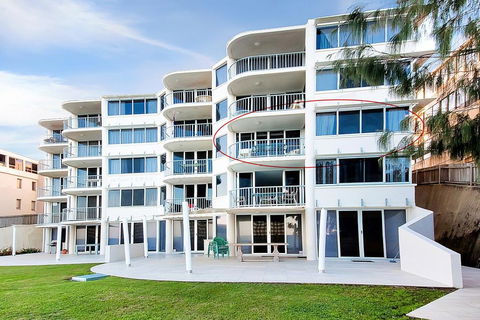 Monterey Lodge Unit 10, 27 Warne Terrace. Kings Beach - Broome Tourism 1