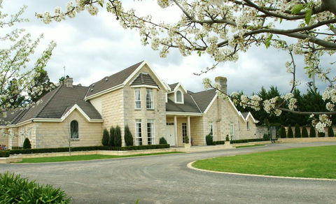 Montfort Manor - Broome Tourism 0